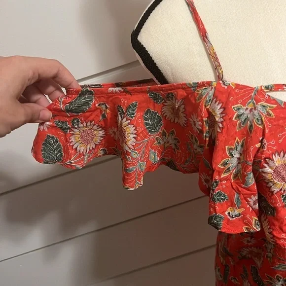 Miss Me Sunflower Cold Shoulder Top - Picture 5 of 5